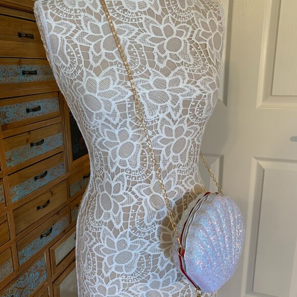 Glam Clam / Sparkle Seashell Crossbody Handbag /Silvery White- NWT - Picture 11 of 13